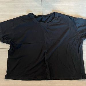 Lululemon plain black crop T-shirt
